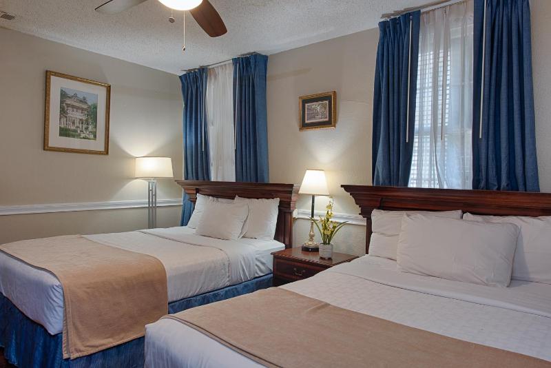 Classic Two Queen Room image 1