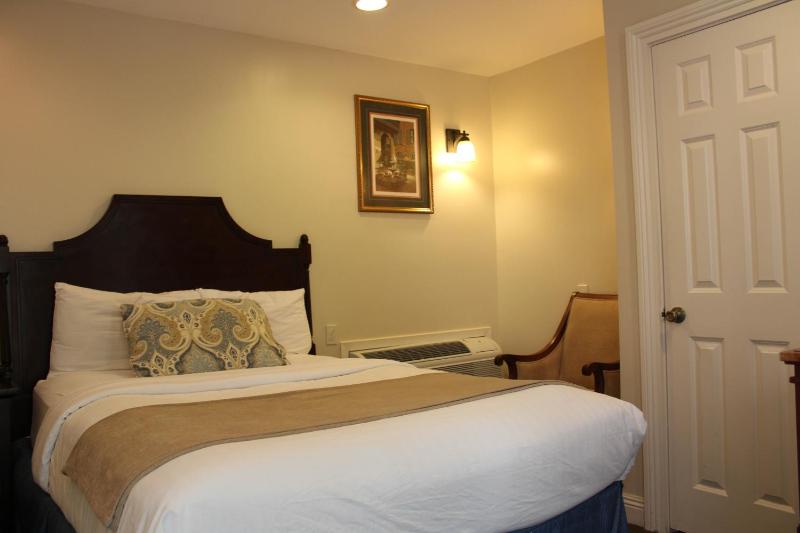 Standard Room with One Double Bed image 3