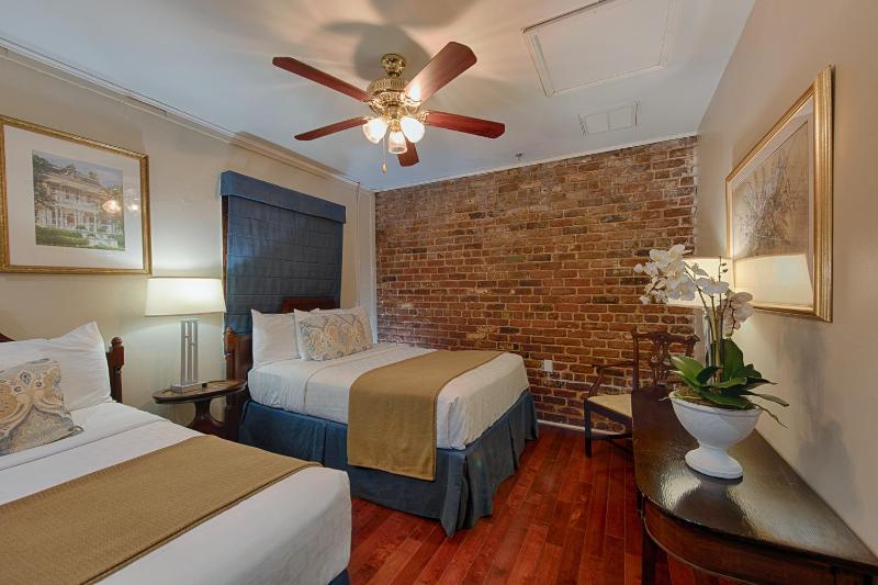 Standard Room with Two Double Beds image 4
