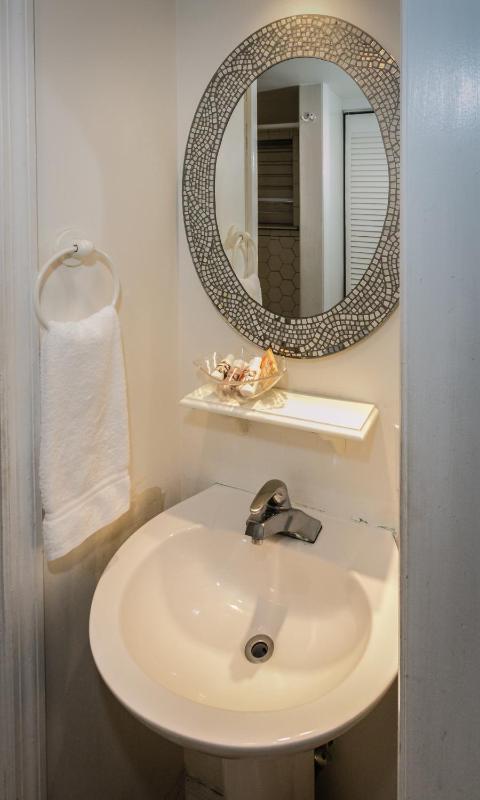 King Room ( Unit C19) image 2