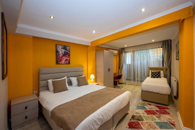 Quadruple Room image 2