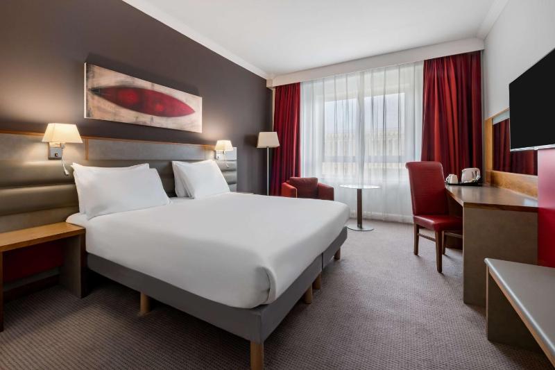 Standard Room image 3