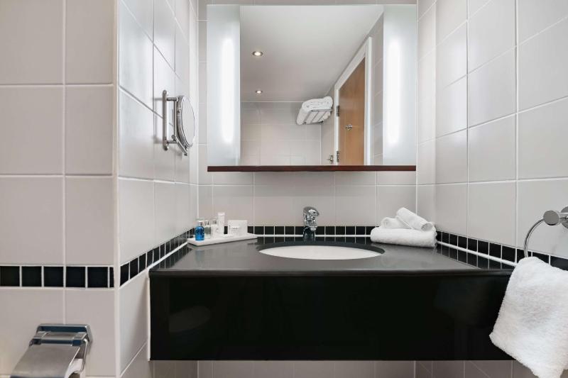 Standard Room image 4