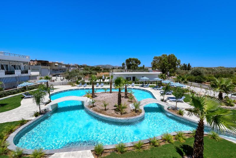Standard Double with Pool View image 1