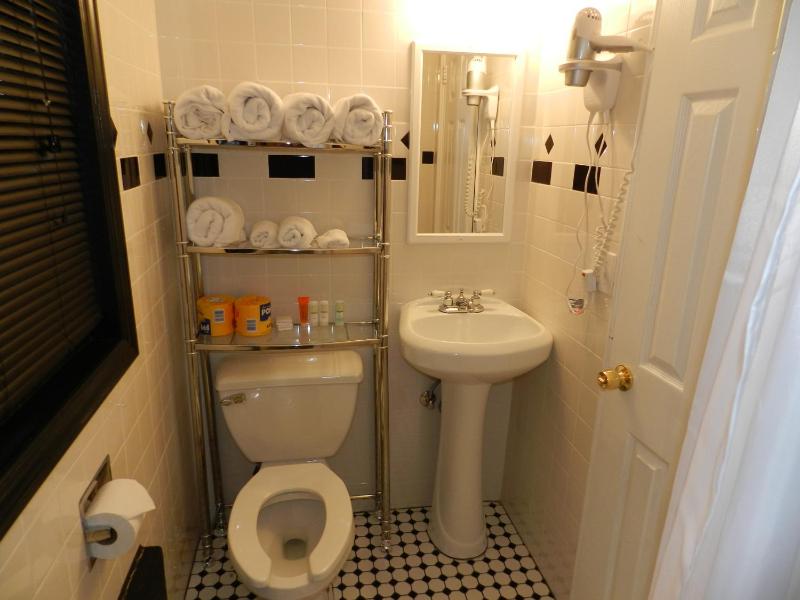 Double Room with Two Double Beds image 4