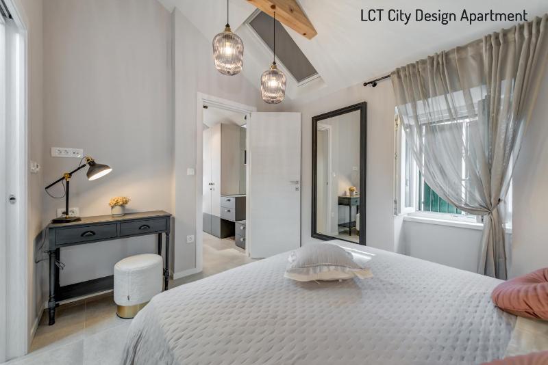 LCT City Design Apartment - image 14