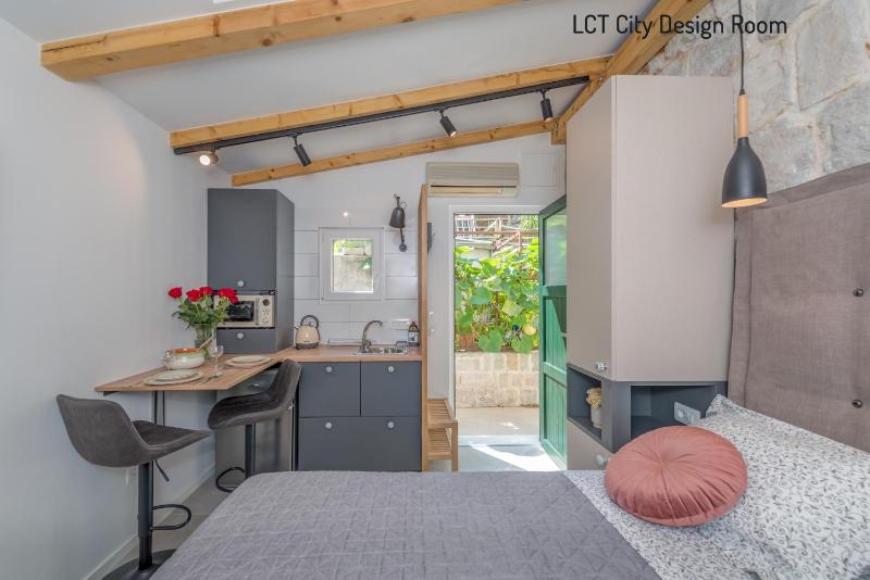 LCT City Design Apartment - image 6