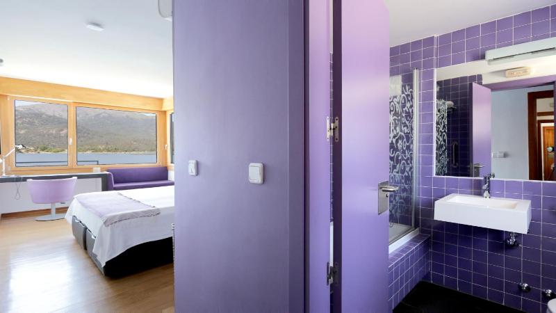 Superior Double Room with Lake View image 4