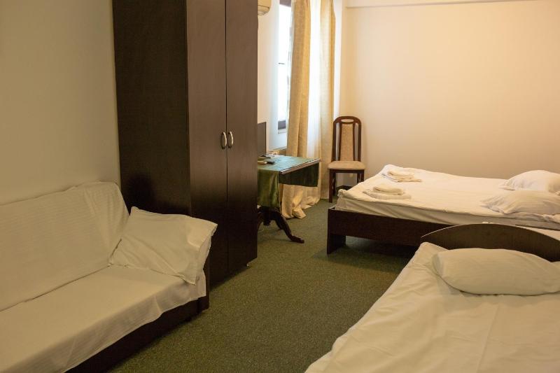 Quadruple Room image 1
