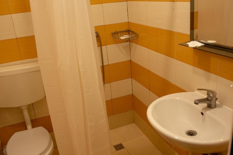Quadruple Room image 3
