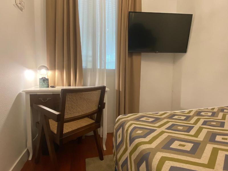 Single Room image 3