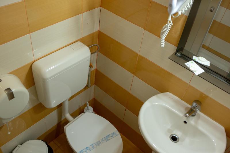 Twin Room image 1