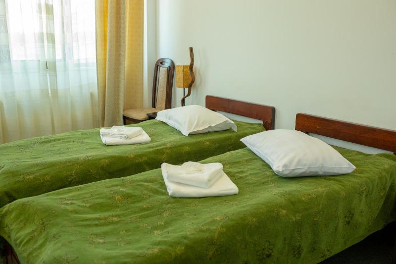 Twin Room image 2