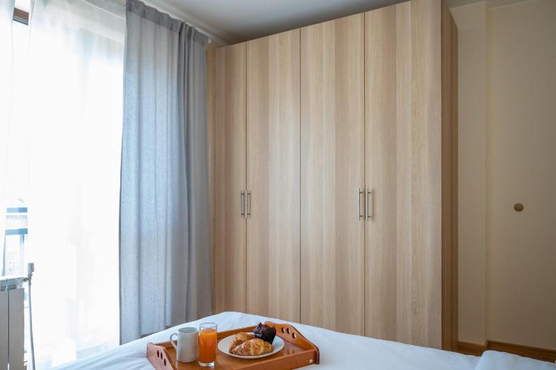 Modern and Spacious apartments in the City Centre - image 10