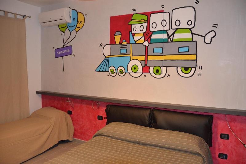 Classic Double Room image 2