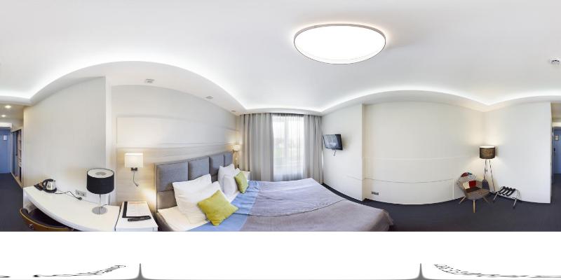 Standard Double/Twin Room image 3