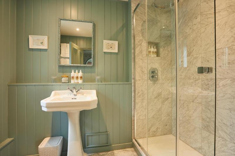 Sutton Suite image 2