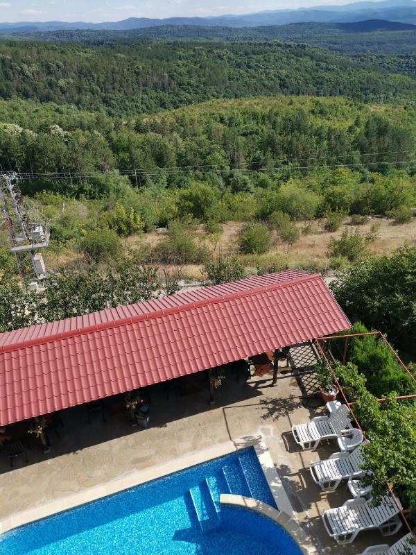 Studio with Pool View image 3