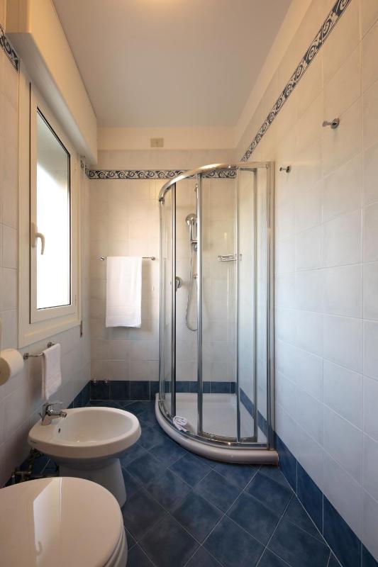 Single Room with Balcony and Lateral Sea View image 2