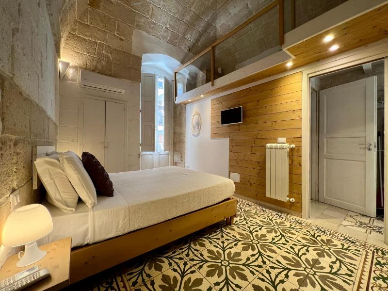Vittorio Emanuele Apartment Images