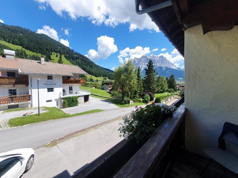 Double Room with Balcony image 4