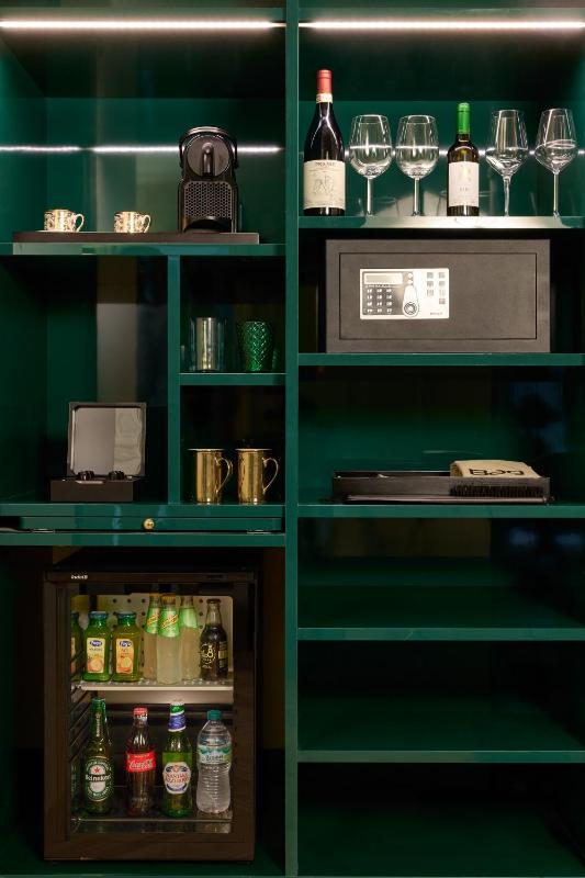 Romantic Junior Suite image 3