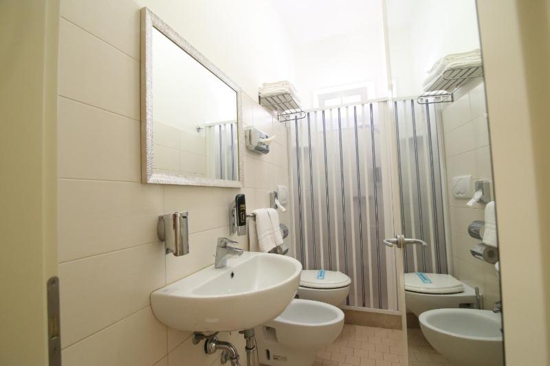 Hotel Miriam - image 11