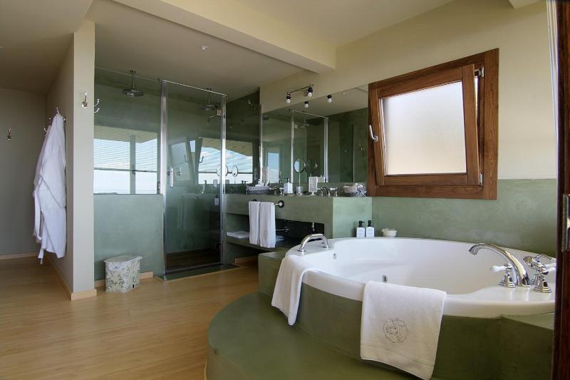 Exclusive Suite image 3