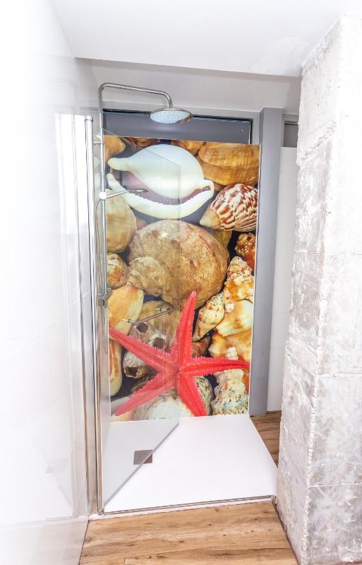 Capsule Double in Dormitory Room with Shared Bathroom image 2