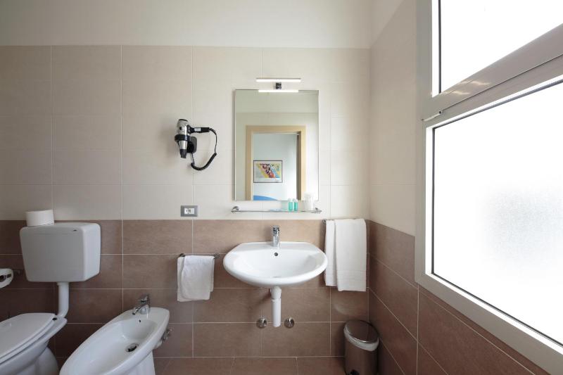 Double Room with Balcony image 1