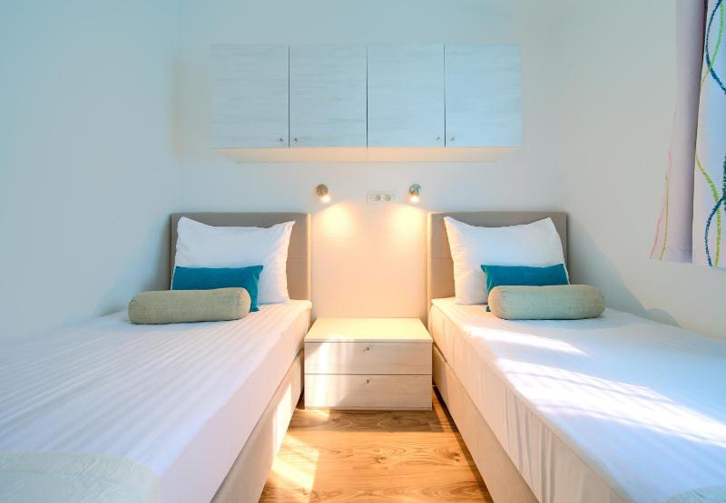 Luxury Holiday Home with Jacuzzi and Terrace image 1