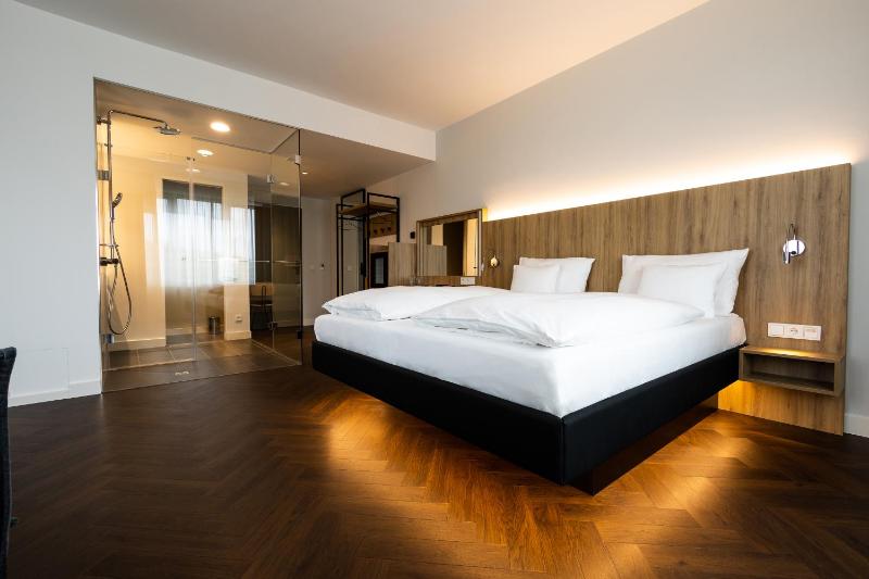 Superior Double Room image 1