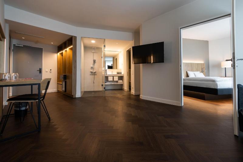 Junior Suite image 2