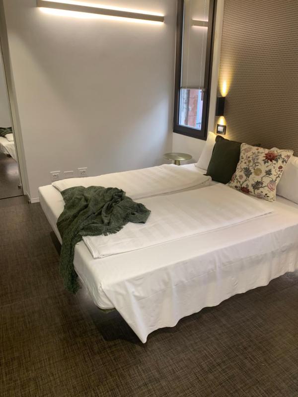 One-Bedroom Apartment Ducale Uno - Calle degli Albanesi Castello 4249 image 1