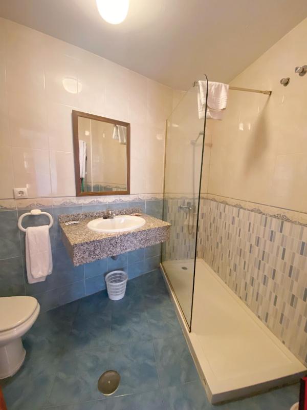 One-Bedroom Apartment with Sea View image 3