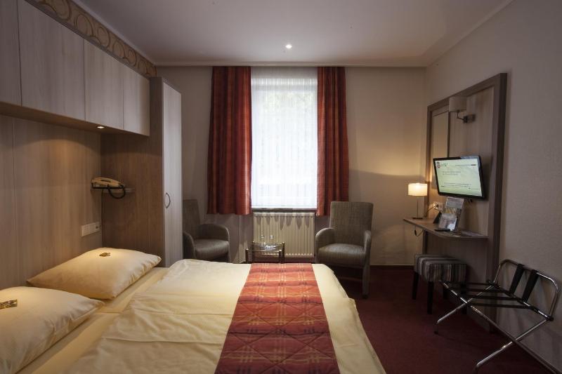 Classic Double Room with Spa Access image 3