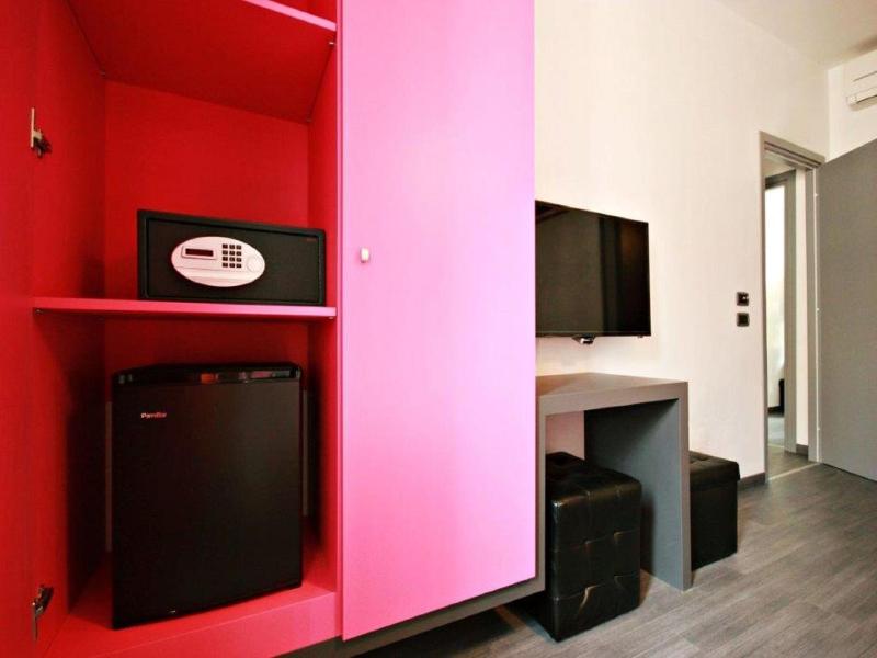 Double Room image 3