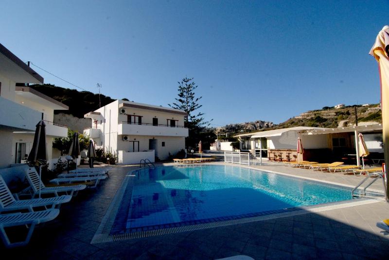 Double or Twin Room with Sea View image 3