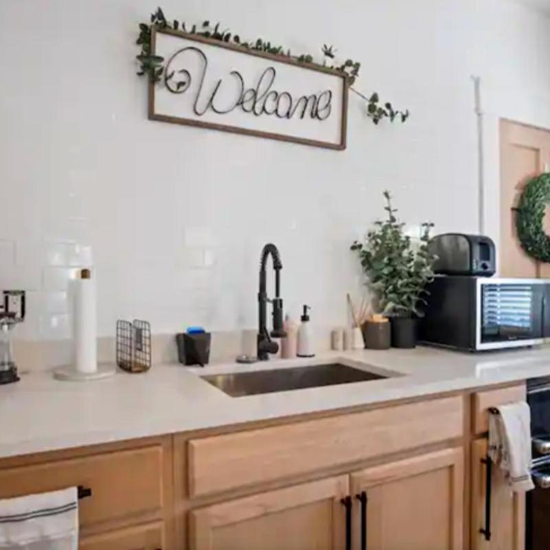 Family Vacation Home in Tampa Florida - image 5