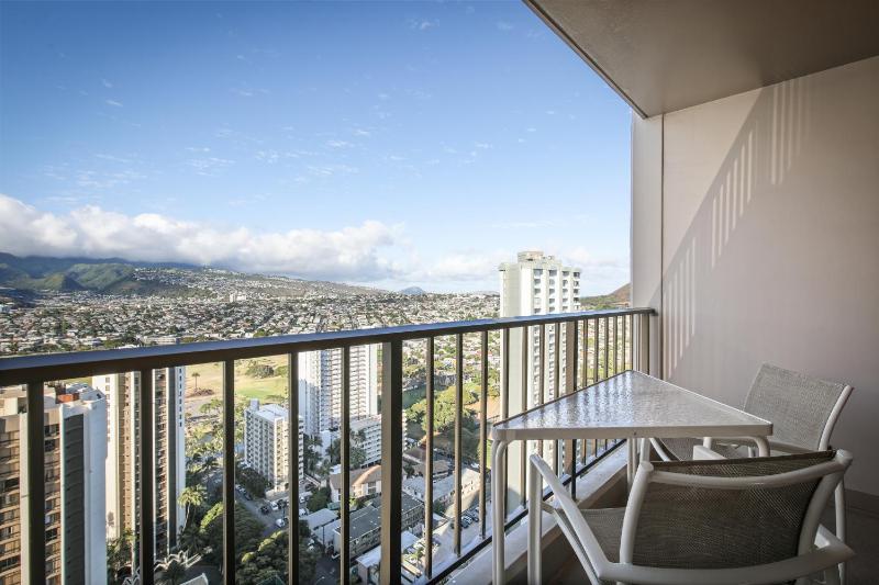 One-Bedroom Suite with Mountain View image 2
