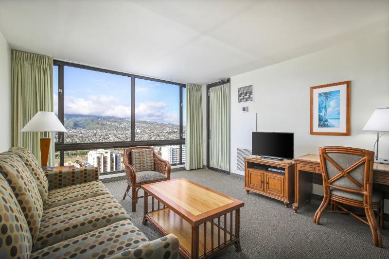 One-Bedroom Suite with Mountain View image 1