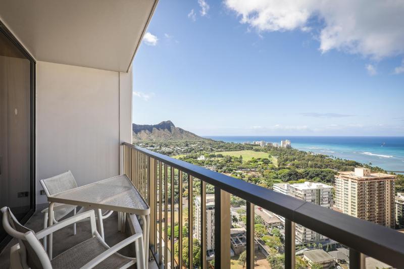 One-Bedroom Suite with Ocean View image 3