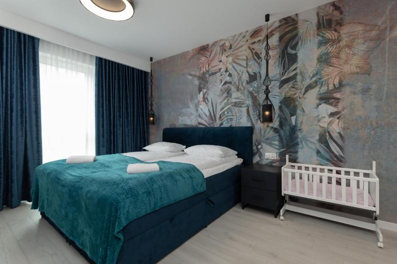 Mielno Sea & Lake Apartment by Noclegi Renters - image 11