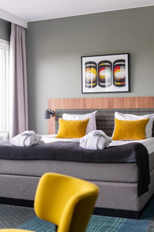 Deluxe Twin Room image 3