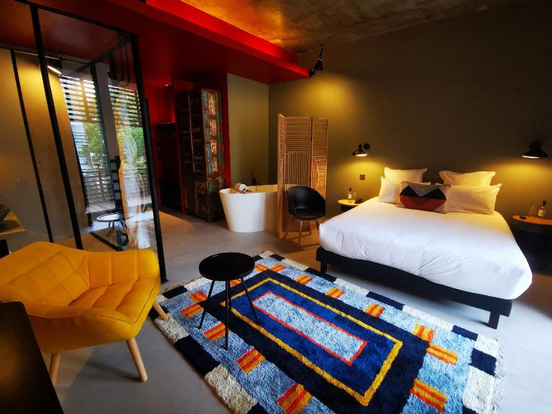 Deluxe Double Room image 4