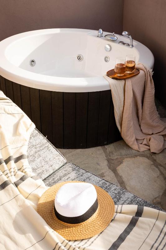 Junior Suite with Outdoor Hot Tub image 2