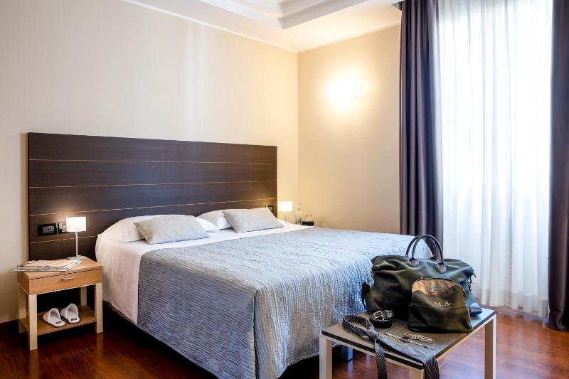 Classic Double or Twin Room image 1
