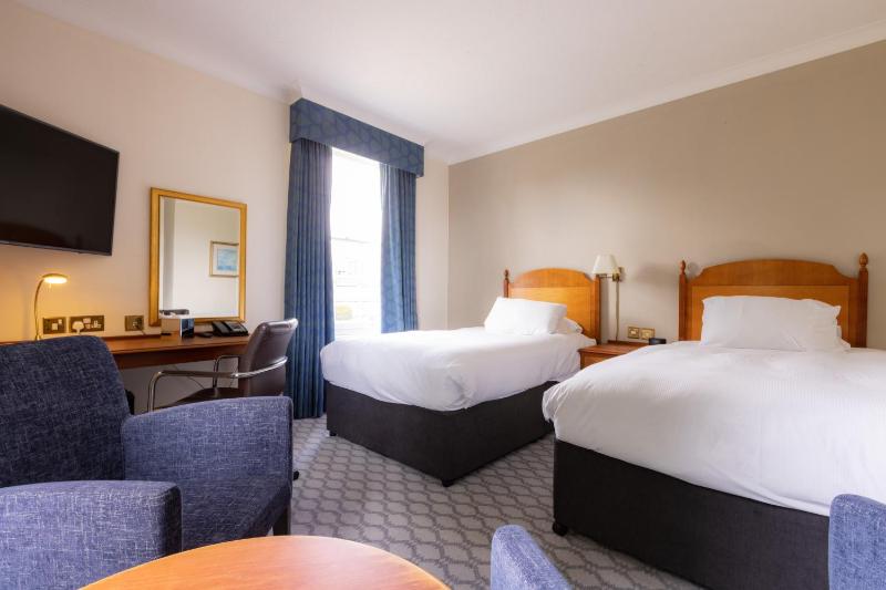 Superior Twin Room image 1