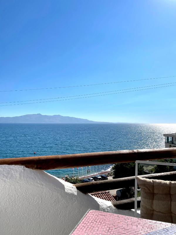 Apartment with Sea View image 2