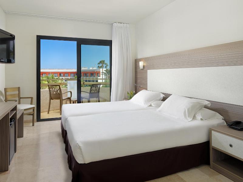 Double or Twin Room with Pool View (2 Adults) image 3